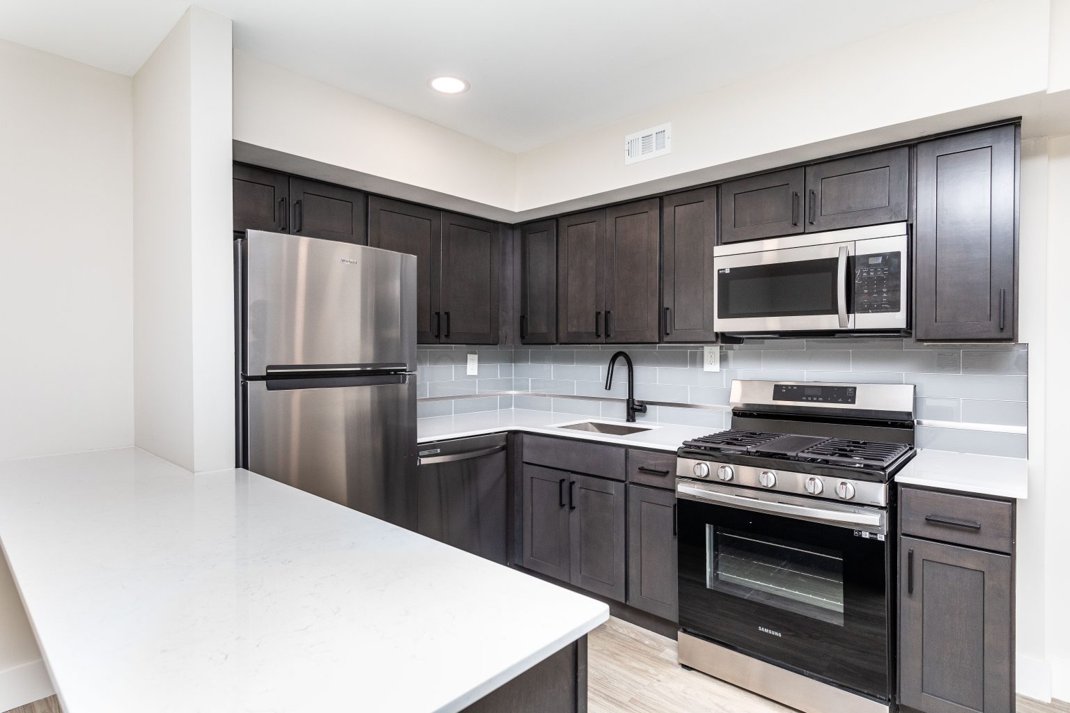 Photos Lakeview Terrace Apartments